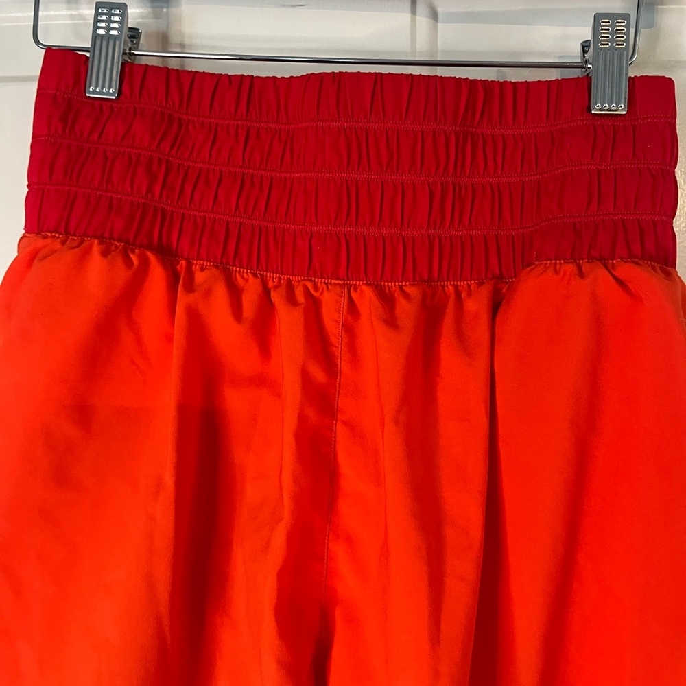 Women’s Nike shorts - Picture 4 of 6